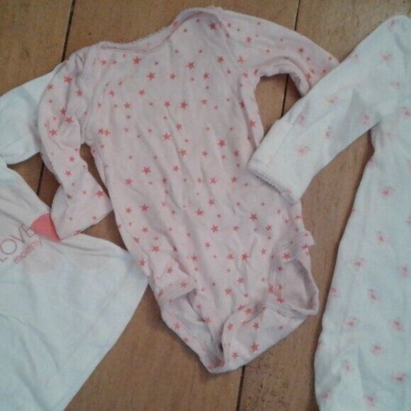 Carter's Baby Girl 3 Month Bundle Gown Onesie Shirt Pink Bird Stars Heart Mommy - Picture 4 of 7